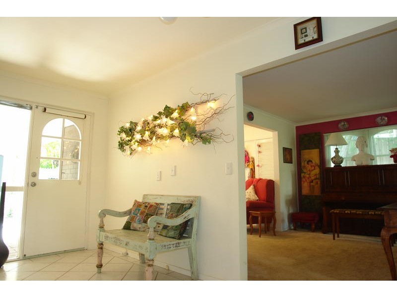 5 Mazzard Street, Bellbowrie QLD 4070