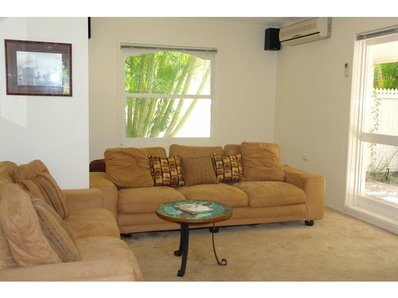 5 Mazzard Street, Bellbowrie QLD 4070