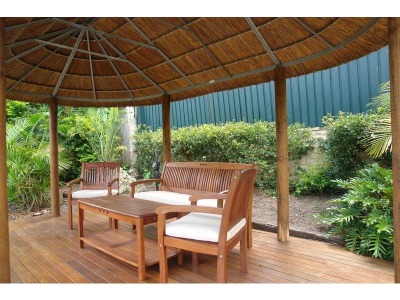 5 Mazzard Street, Bellbowrie QLD 4070