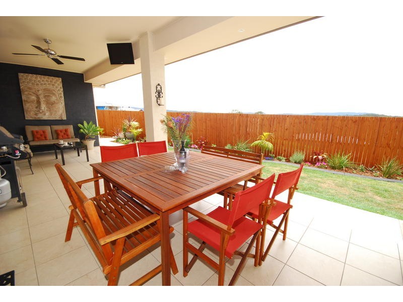 15 Grange Place, Bellbowrie QLD 4070