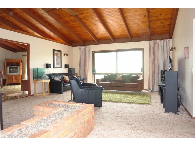 1075 Mt Crosby Road, Karana Downs QLD 4306