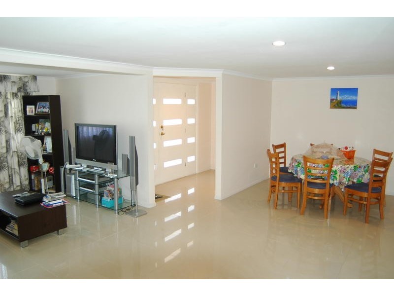 12 Jonathan St, Macgregor QLD 4109
