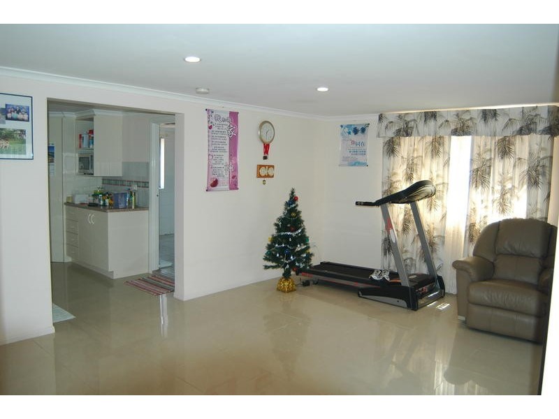 12 Jonathan St, Macgregor QLD 4109