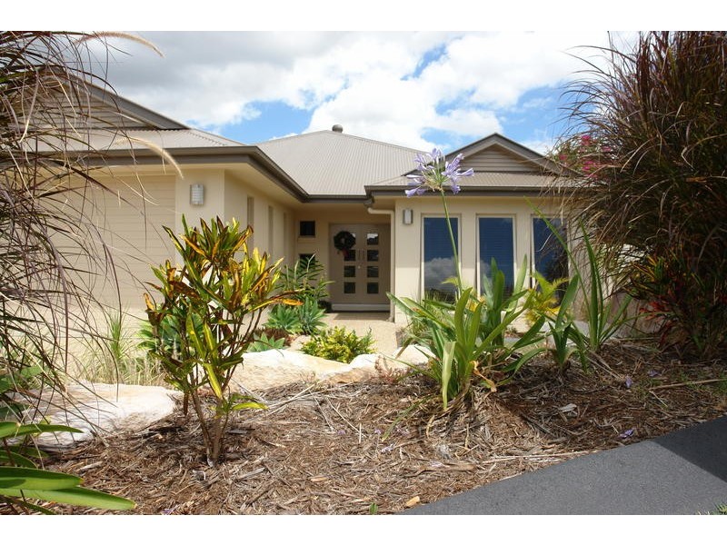 15 Grange Place, Bellbowrie QLD 4070