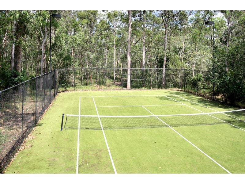 42 Sugars Road, Bellbowrie QLD 4070