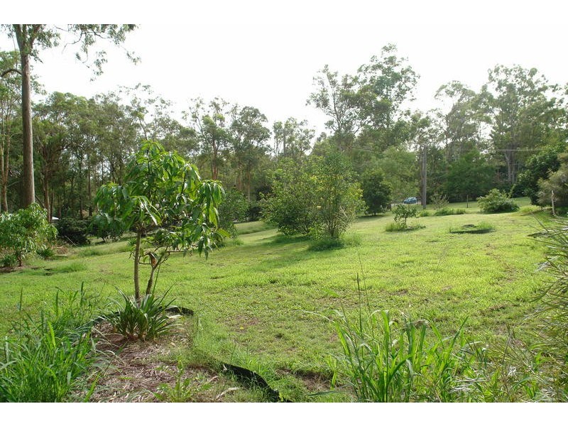 42 Sugars Road, Bellbowrie QLD 4070