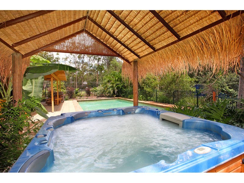 42 Sugars Road, Bellbowrie QLD 4070