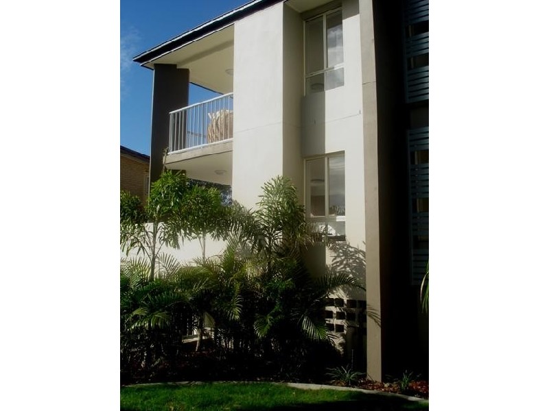 4 131 Muir, Labrador QLD 4215