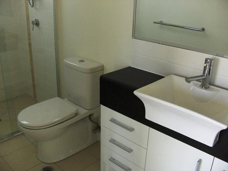 1 41 to 45 Wickham  Street, Morningside QLD 4170