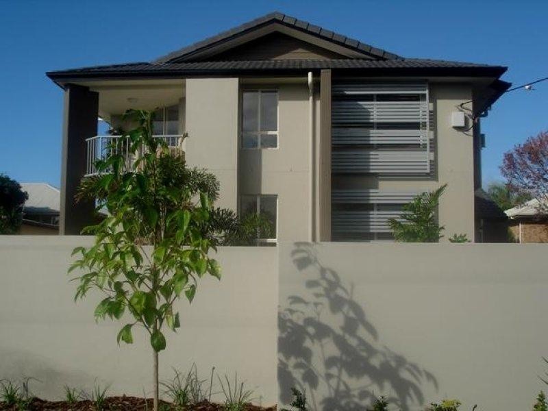 4 131 Muir St, Labrador QLD 4215