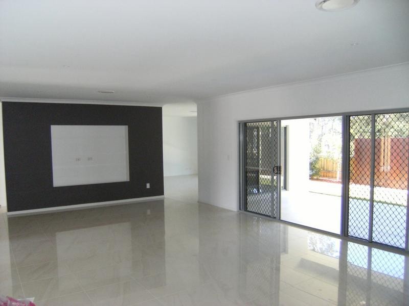 19 Silverbirch Place, Bridgeman Downs QLD 4035