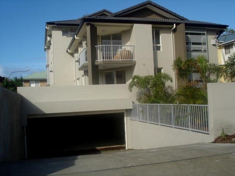 4 131 Muir St, Labrador QLD 4215