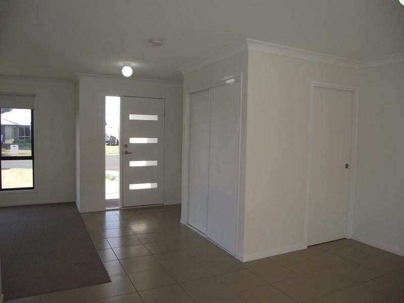 14 Keys Place, Dalby QLD 4405
