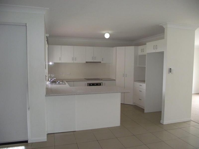 14 Keys Place, Dalby QLD 4405