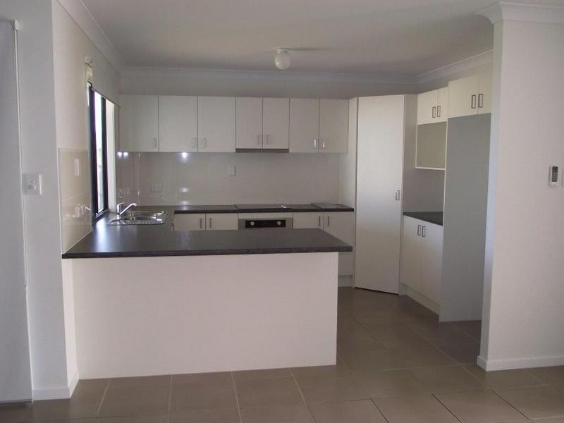 19 Gosden Drive, Dalby QLD 4405