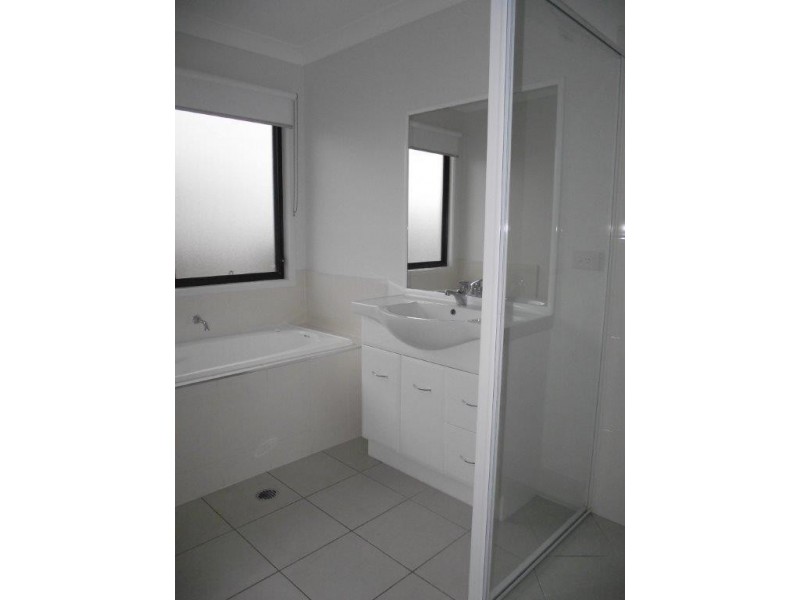 60 Wyley Street, Dalby QLD 4405