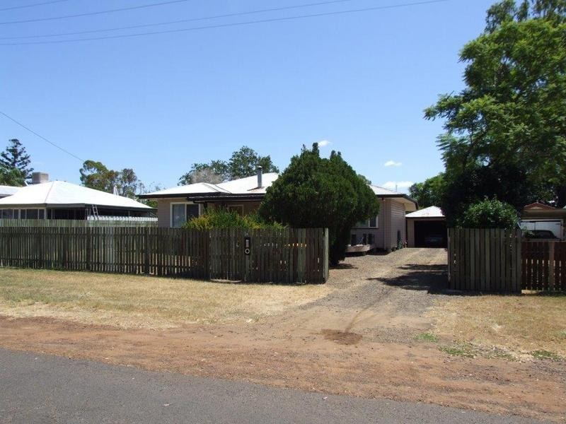 4 Wooburn Street, Dalby QLD 4405