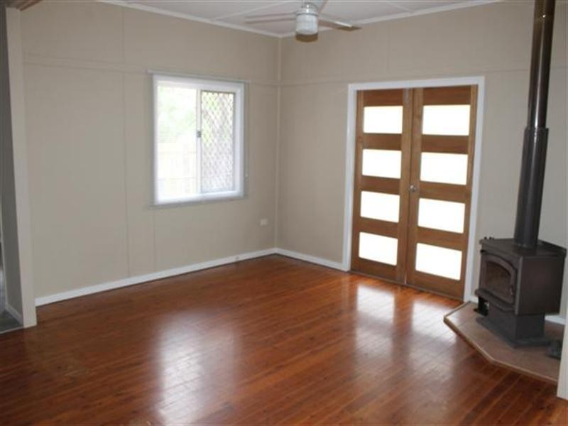 4 Wooburn Street, Dalby QLD 4405