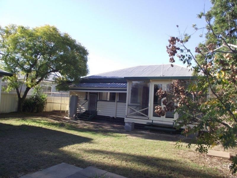 10 Morris Street, Dalby QLD 4405