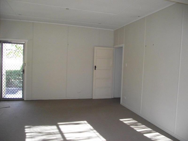 10 Morris Street, Dalby QLD 4405
