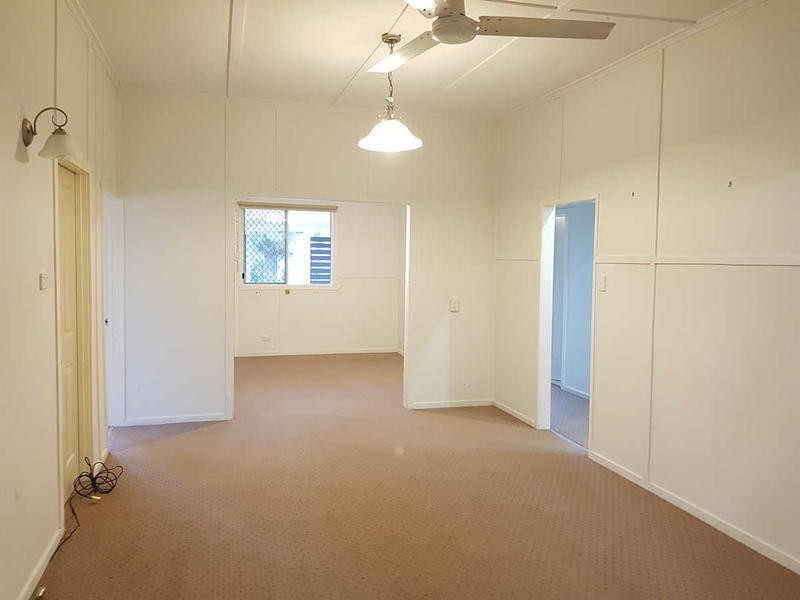 77 Edward Street, Dalby QLD 4405