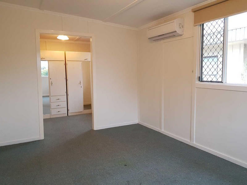 77 Edward Street, Dalby QLD 4405