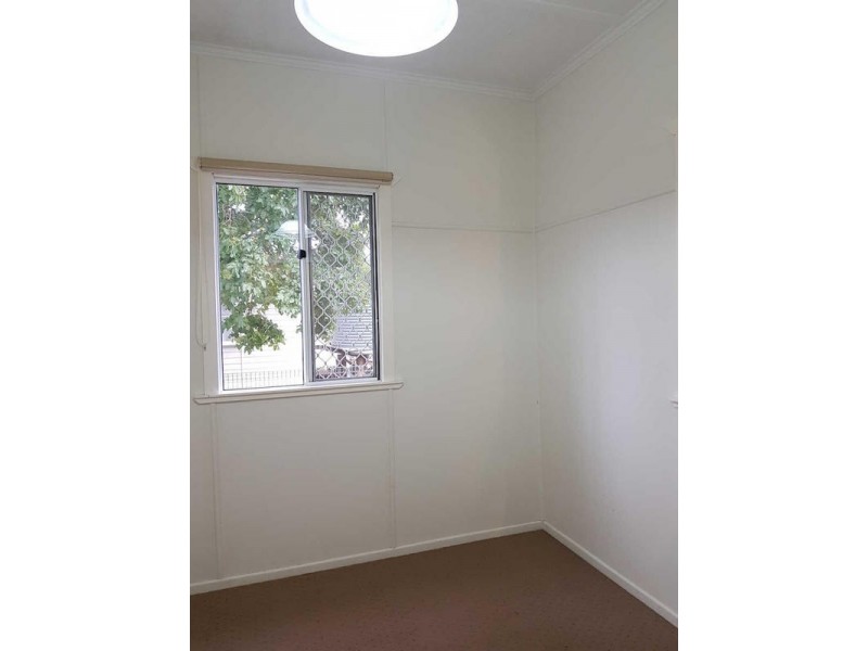 77 Edward Street, Dalby QLD 4405