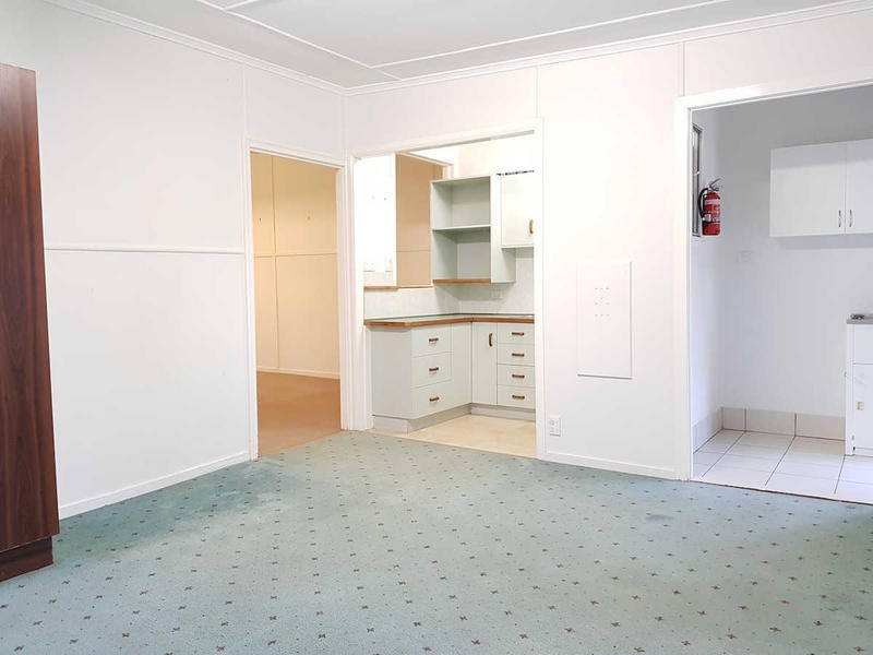 77 Edward Street, Dalby QLD 4405