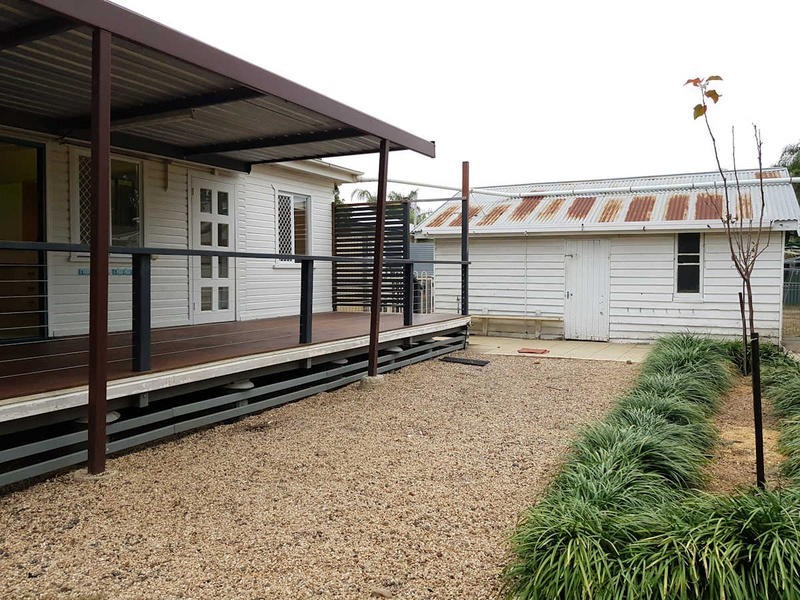 77 Edward Street, Dalby QLD 4405