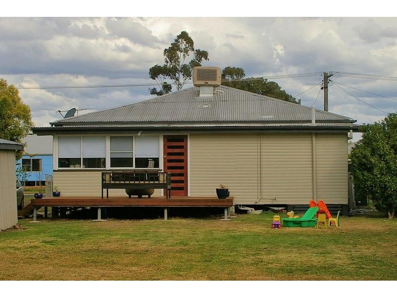 6 Geisel Street, Dalby QLD 4405