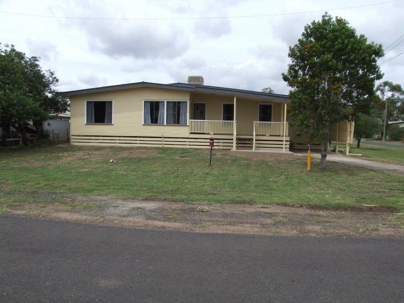 2 Knox Street, Dalby QLD 4405