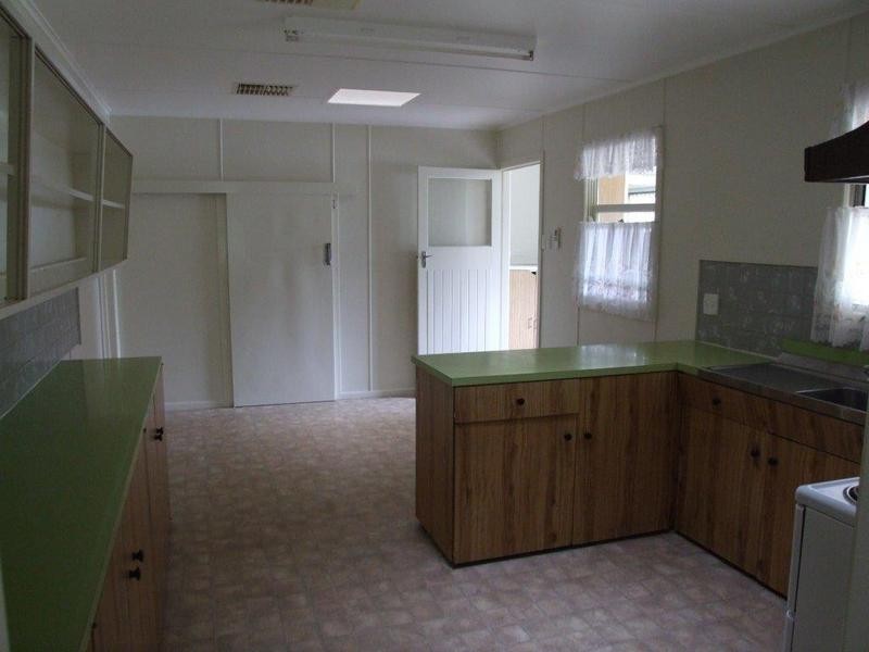 2 Knox Street, Dalby QLD 4405