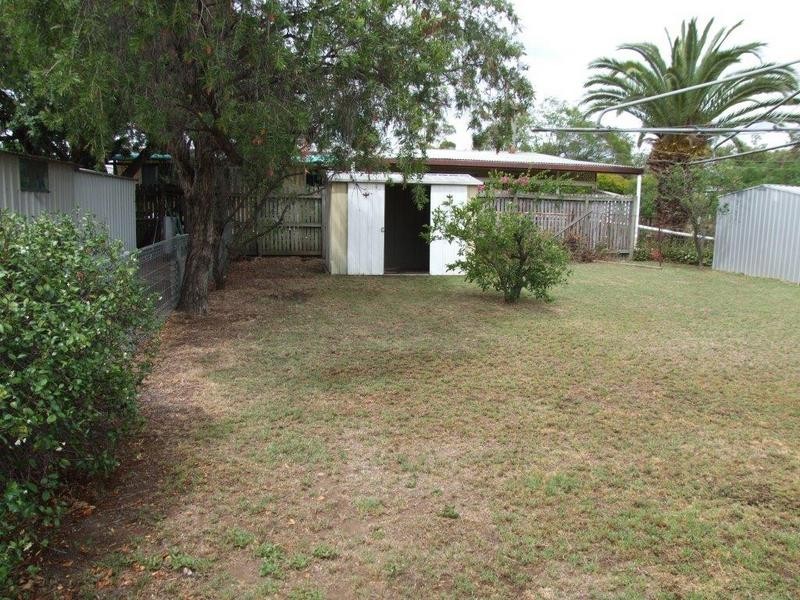 2 Knox Street, Dalby QLD 4405