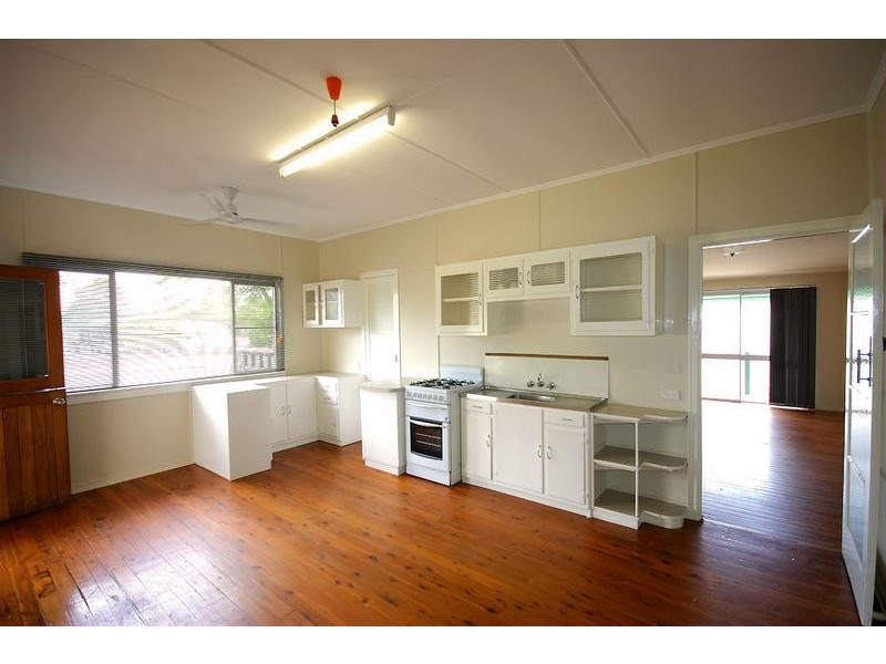 80 Wood Street, Dalby QLD 4405