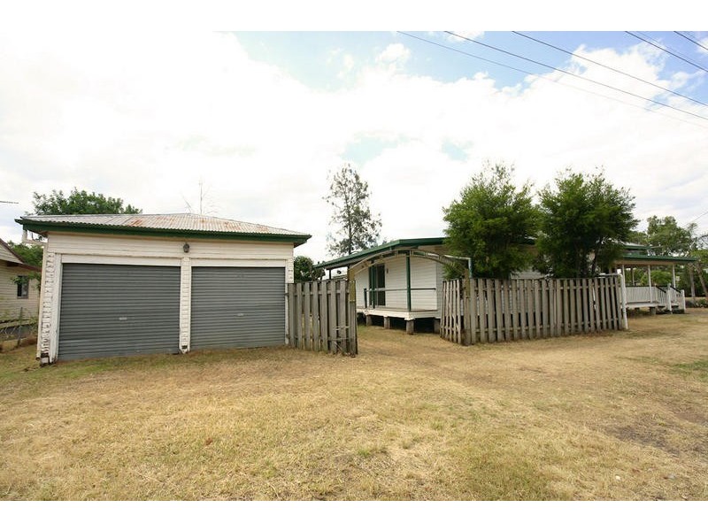 80 Wood Street, Dalby QLD 4405