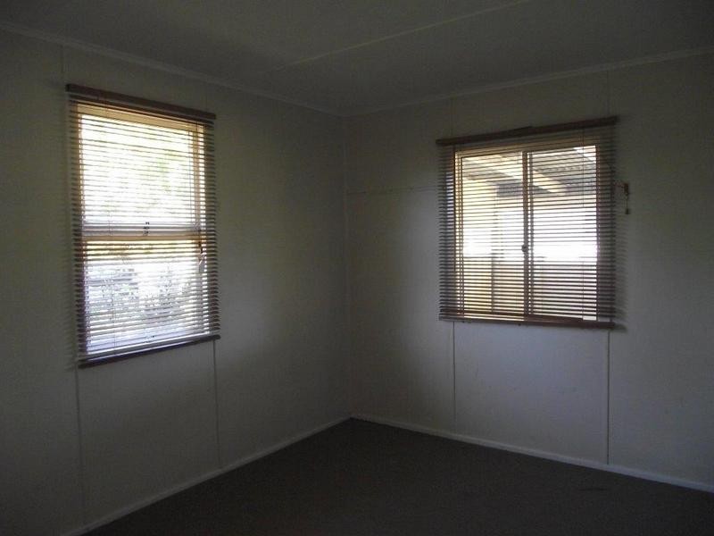 1 Knowles Street, Dalby QLD 4405