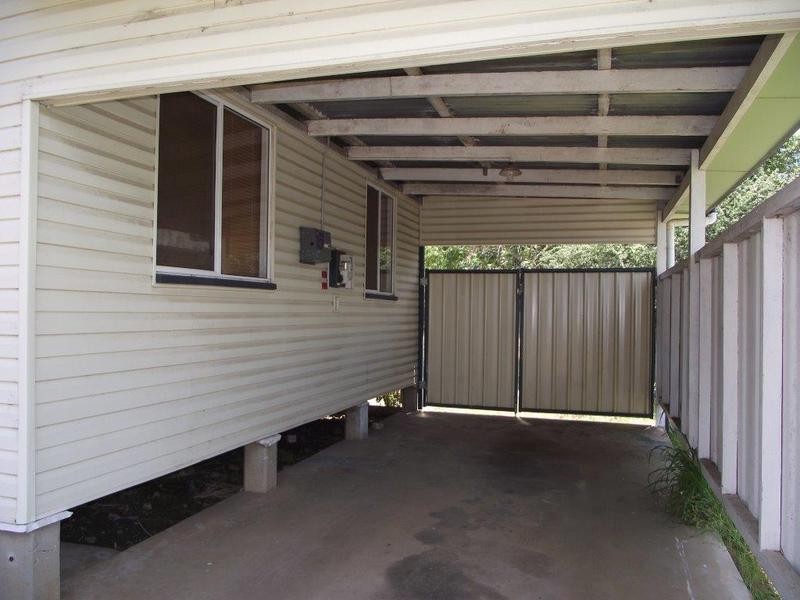 1 Knowles Street, Dalby QLD 4405
