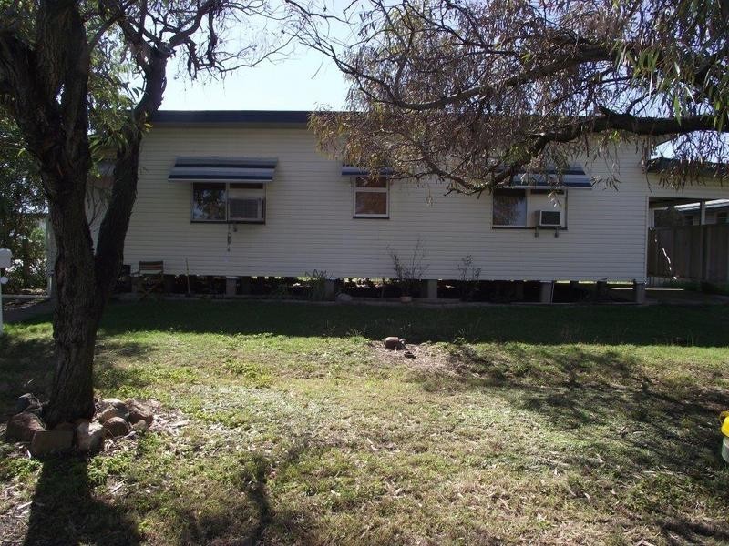1 Knowles Street, Dalby QLD 4405