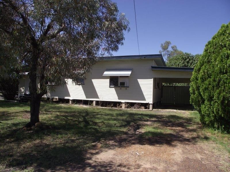 1 Knowles Street, Dalby QLD 4405