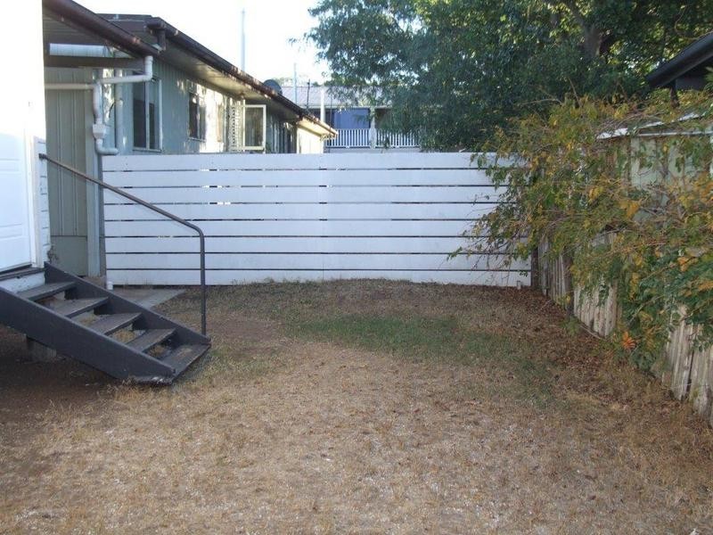 2/24 Bunya Street, Dalby QLD 4405
