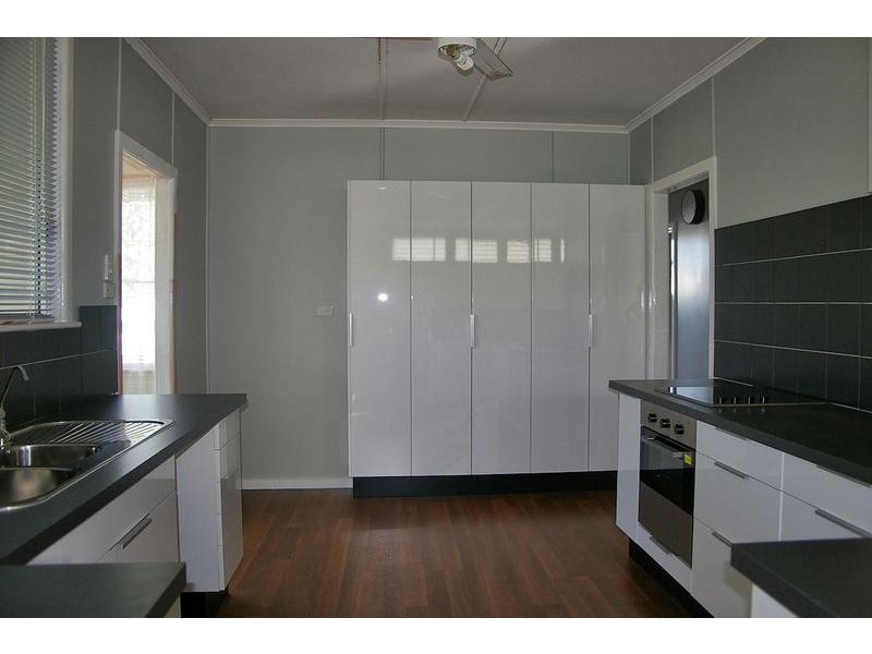 43 Palmer Street, Dalby QLD 4405