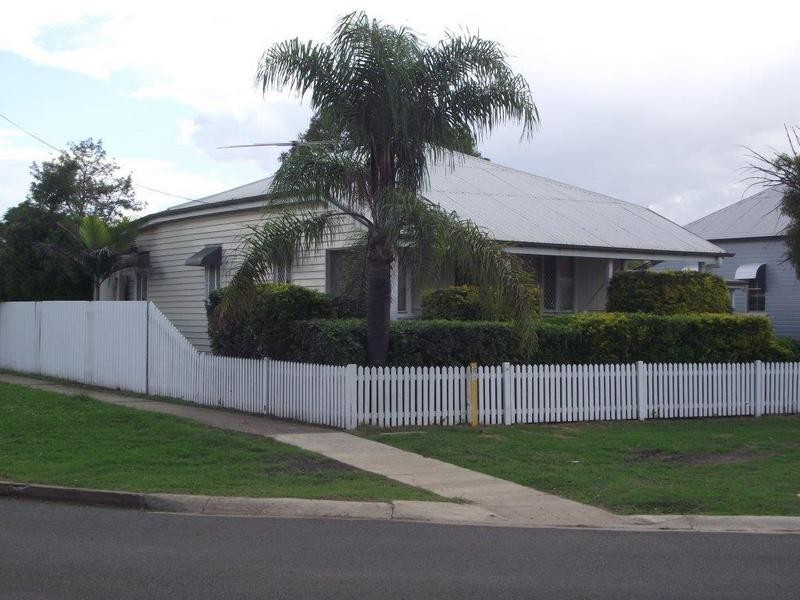 82 Edward Street, Dalby QLD 4405