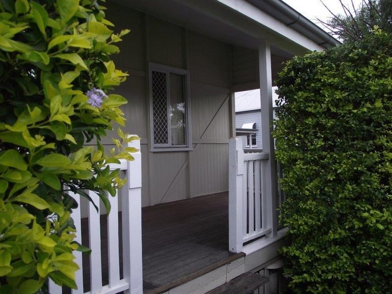 82 Edward Street, Dalby QLD 4405