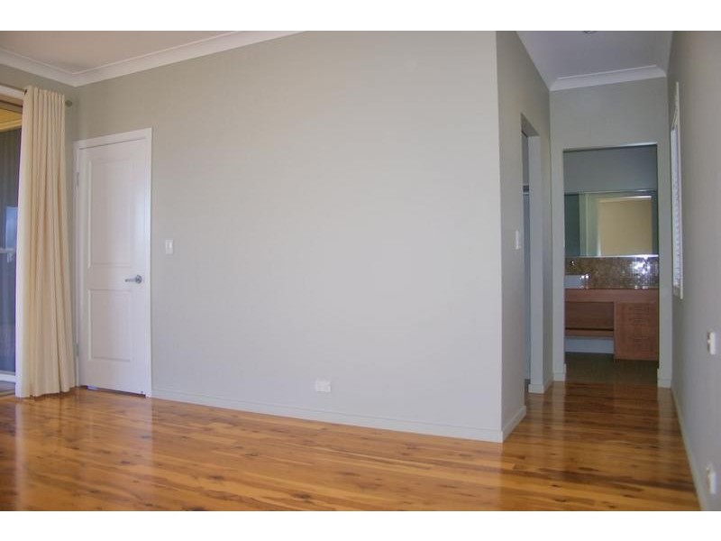 32 Diggers Drive, Dalby QLD 4405