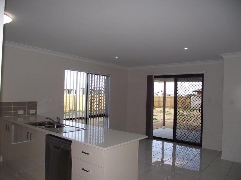 33 Gosden Drive, Dalby QLD 4405