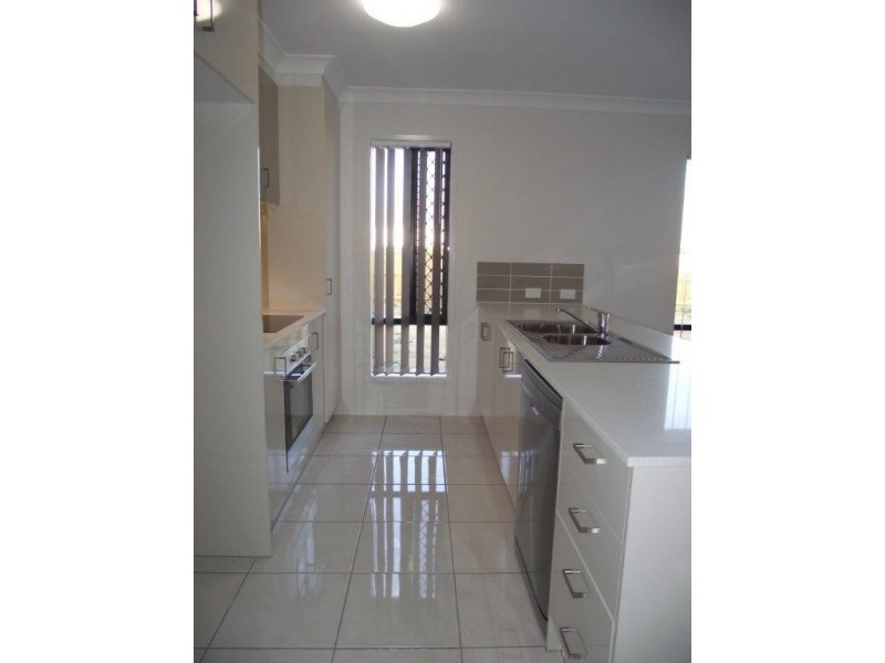 33 Gosden Drive, Dalby QLD 4405