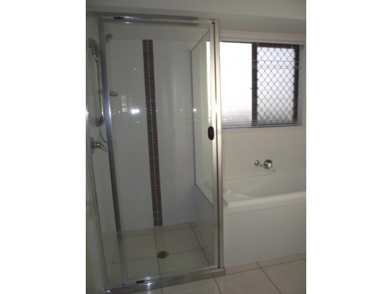 33 Gosden Drive, Dalby QLD 4405