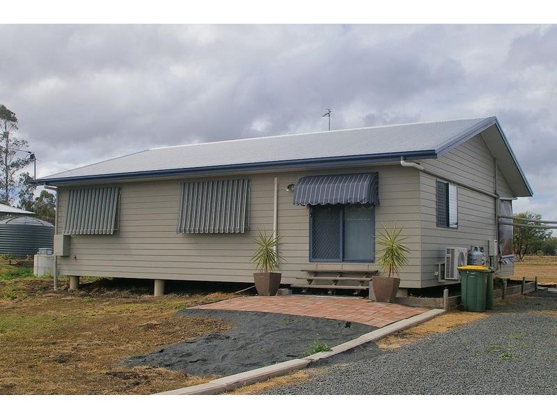 89 Mahon Street, Dalby QLD 4405