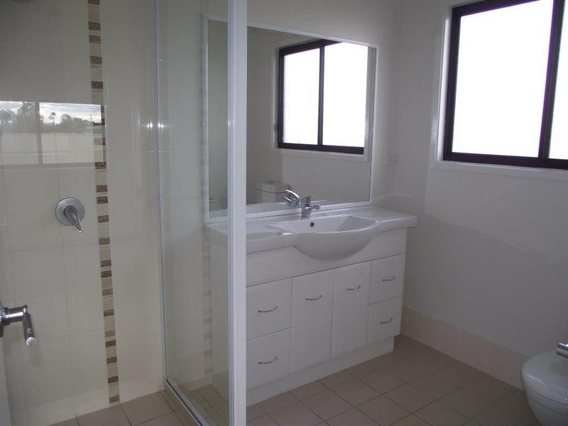 12 Barry Place, Dalby QLD 4405