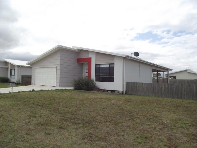 15 Barry Place, Dalby QLD 4405